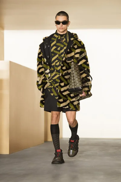 Look 20
